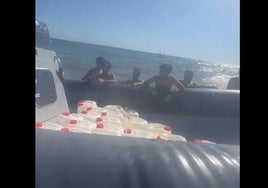 Una supuesta narcolancha encalla a plena luz del día en La Antilla huyendo de la Guardia Civil