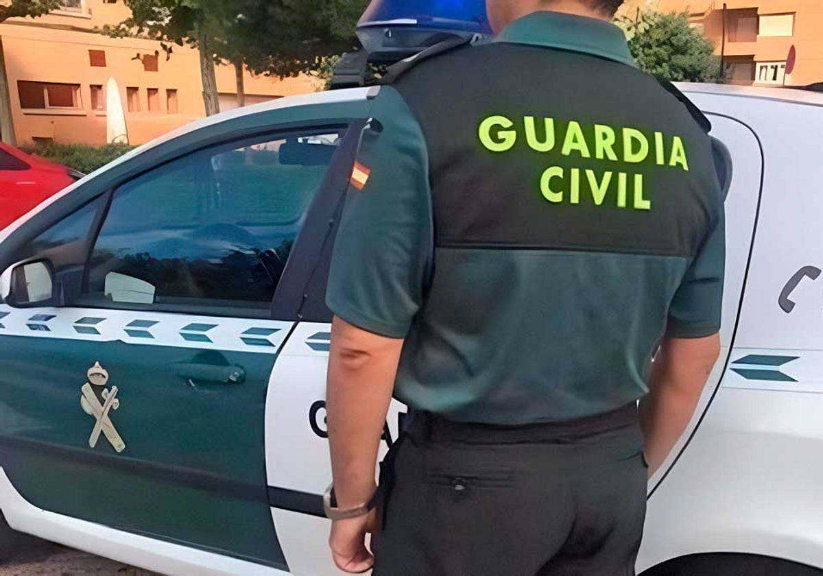 Vehículo oficial de la Guardia Civil