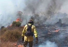 Extinguidos los dos incendios declarados este lunes en Bonares