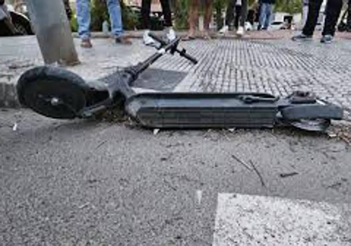 Un hombre resultó herido en Huelva al caerse esta madrugada con su patinete