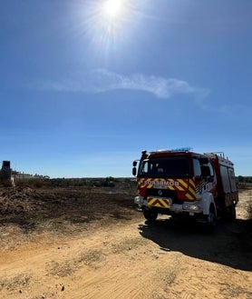 Imagen secundaria 2 - Extinguen incendios en Almonte, Escacena y Trigueros