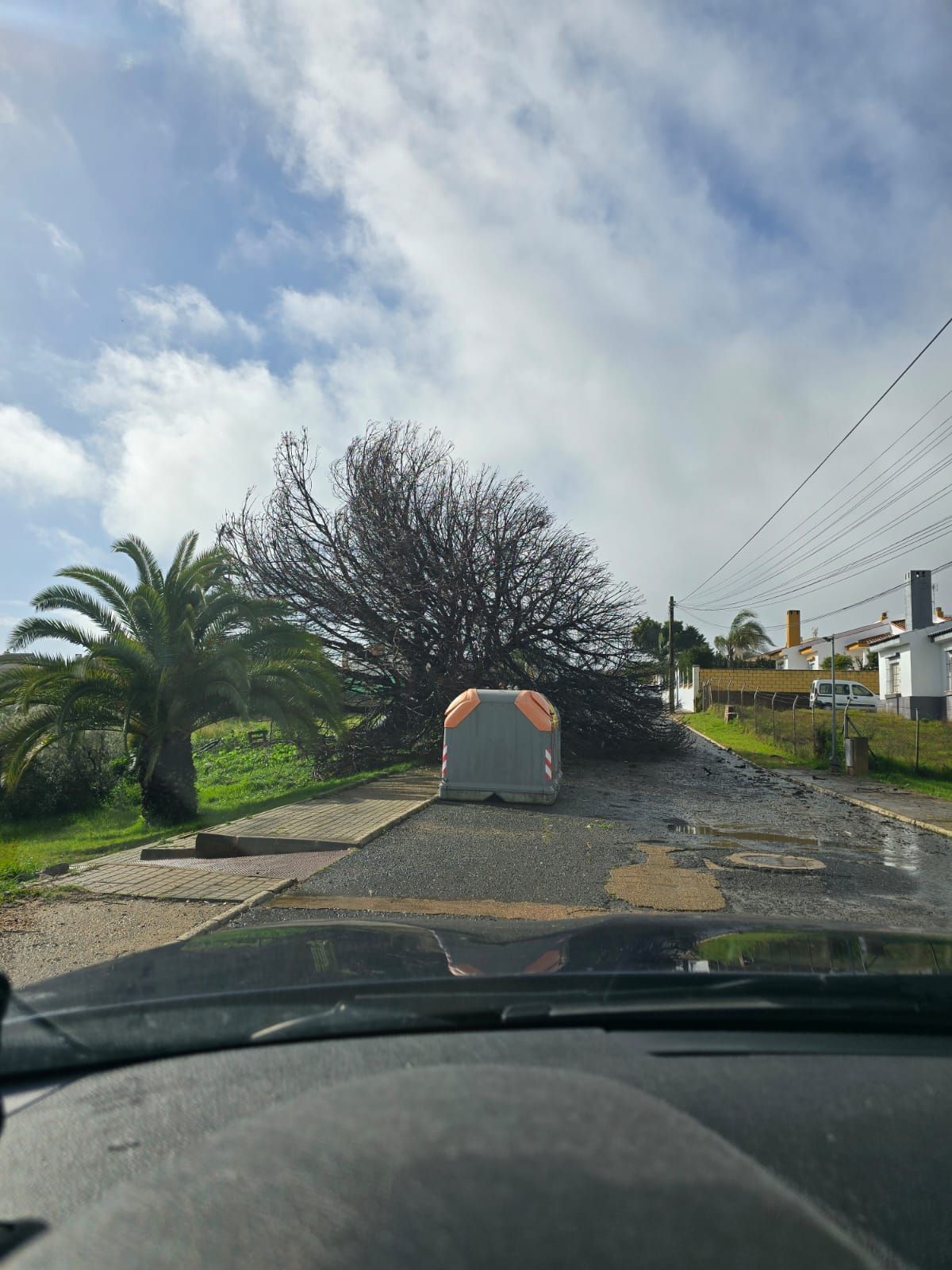 Las imágenes de los destrozos que ha causado un tornado entre Ayamonte e Isla Cristina