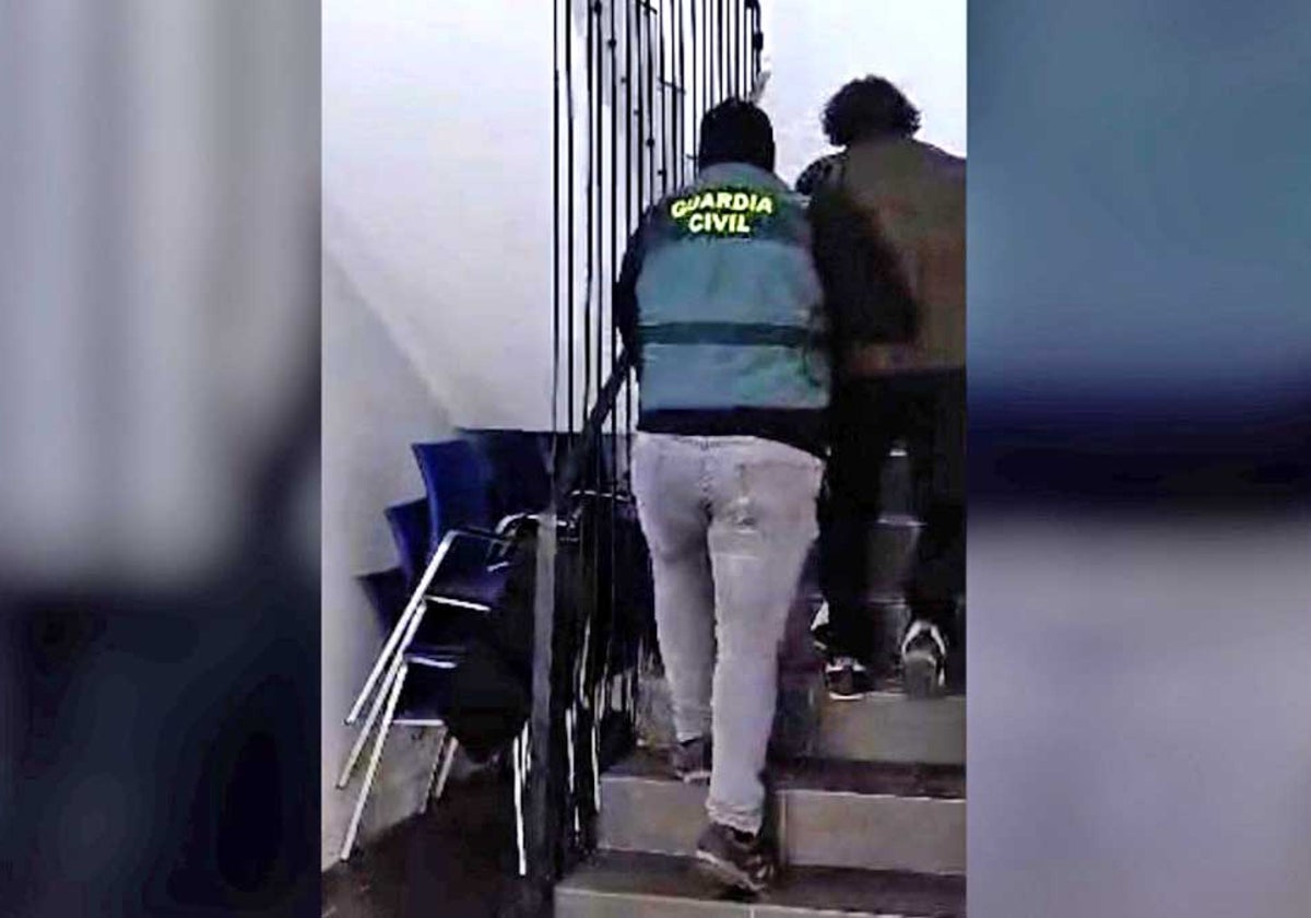 Momento en el que el sospechoso es detenido