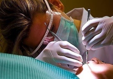 Detenida por un delito de intrusismo profesional la propietaria de una clínica dental de Huelva