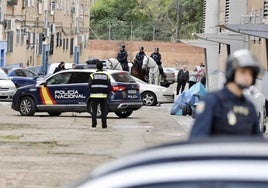 La Policía busca explosivos en una vivienda de Pérez Cubillas en Huelva
