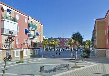 Dos heridos, uno de ellos un bebé, por una explosión en un cuarto de contadores en Huelva
