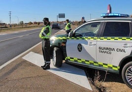 Dos imputados en Huelva por conducir un coche robado, borrachos y sin carné