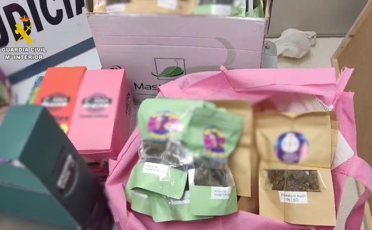 Imagen principal - Dos detenidos y otros dos investigados en Valverde y Riotinto por tráfico de drogas en locales &#039;grow shop&#039;