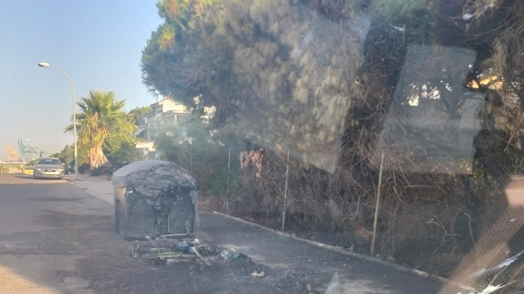 El incendio afectó a una parcela cercana
