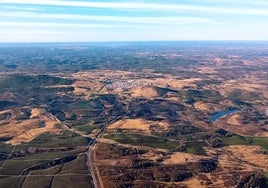 El incendio de Calañas, ya sin llama, mantiene activa aún la fase de emergencia