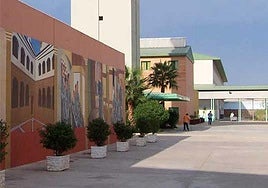 Un preso agrede a varios funcionarios de la prisión de Huelva: "Sé dónde vivís y voy a ir a por vosotros"