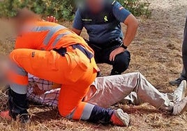 Rescatan a un peregrino en una ruta hacia El Rocío a la que no podía acceder la ambulancia