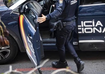 Le pillan en la avenida Cristóbal Colón de Huelva tras robar de madrugada la radio de un coche