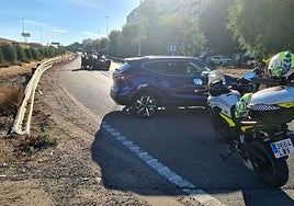 El vuelco de un turismo junto a la glorieta de Cardeñas se salda con varios heridos leves