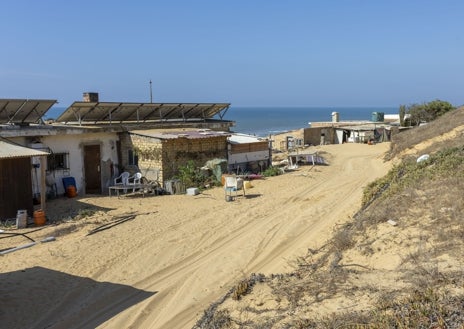 Imagen secundaria 1 - Zona delantera y trasera de las casas del Rancho Pichilín