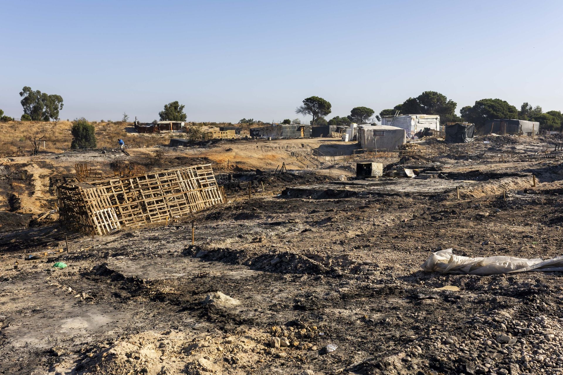 Así ha quedado el asentamiento chabolista de Palos tras el nuevo incendio