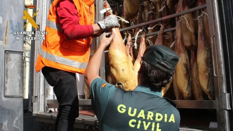 Ha comenzado la temporada alta de robos de productos gourmet ibéricos en la Sierra de Huelva