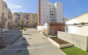 Apuñalamiento en Huelva: agredido con arma blanca un conductor en la barriada de los Dolores tras discutir con unos jóvenes en patinete