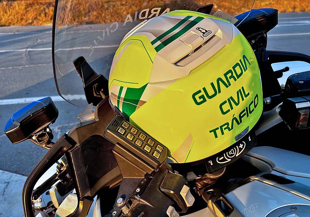 Una moto de la agrupación de Tráfico del Instituto Armado