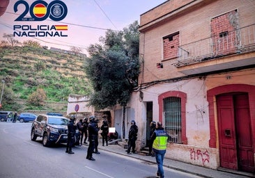 El desalojo de los narcopisos del entorno de la plaza de toros de Huelva acaba con dos detenidos