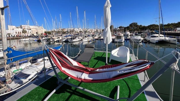 Terraza superior de la casa flotante en Ayamonte