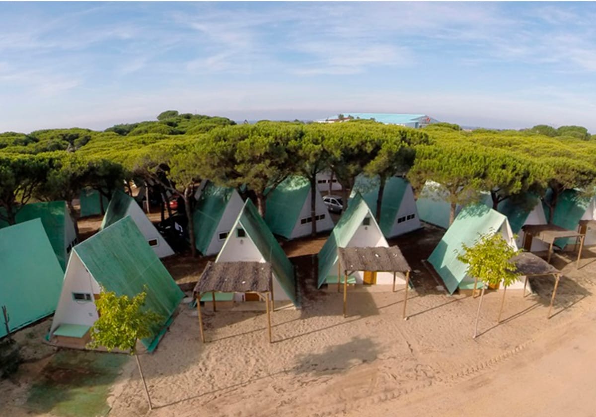 Vista aérea de un camping en la provincia de Huelva