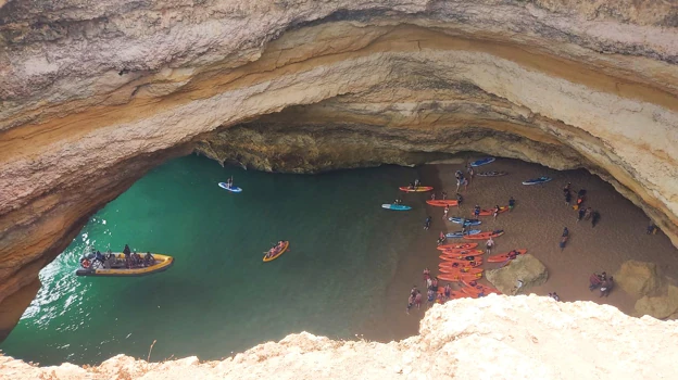 Cueva de Benagil vista desde arriba