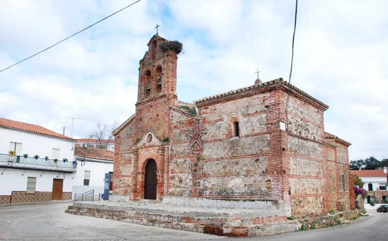 Imagen principal - Iglesia de Puerto Moral - lavadero de La Umbría - La Umbría