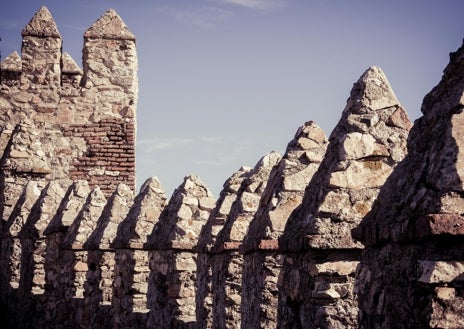 Imagen secundaria 1 - Este pequeño pueblo de Huelva tiene uno de los castillos más espectaculares y mejor conservados de Andalucía