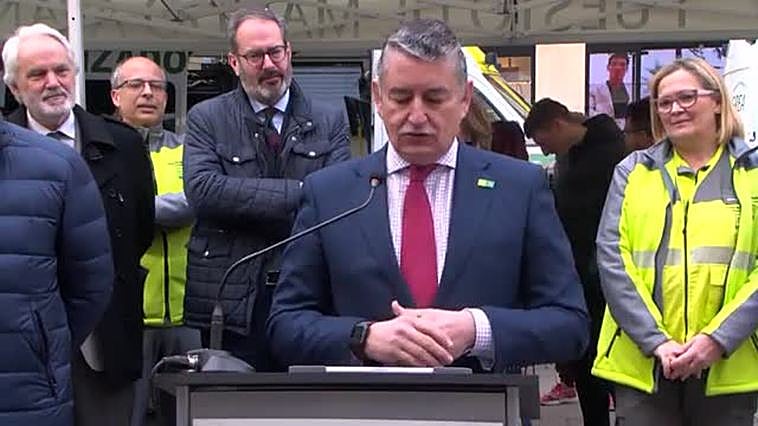 Sanz anuncia un nuevo canal de información de emergencias mediante podcast