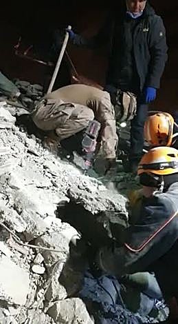 Infantes de Marina de San Fernando colaboran en el rescate de un niño de siete años en Turquía