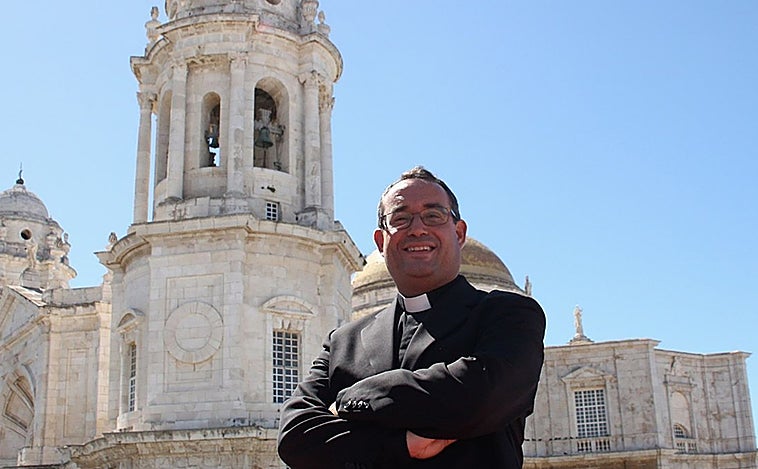 Ricardo Jiménez, deán de la Catedral: «Queremos que la procesión quede en la retina de todos»