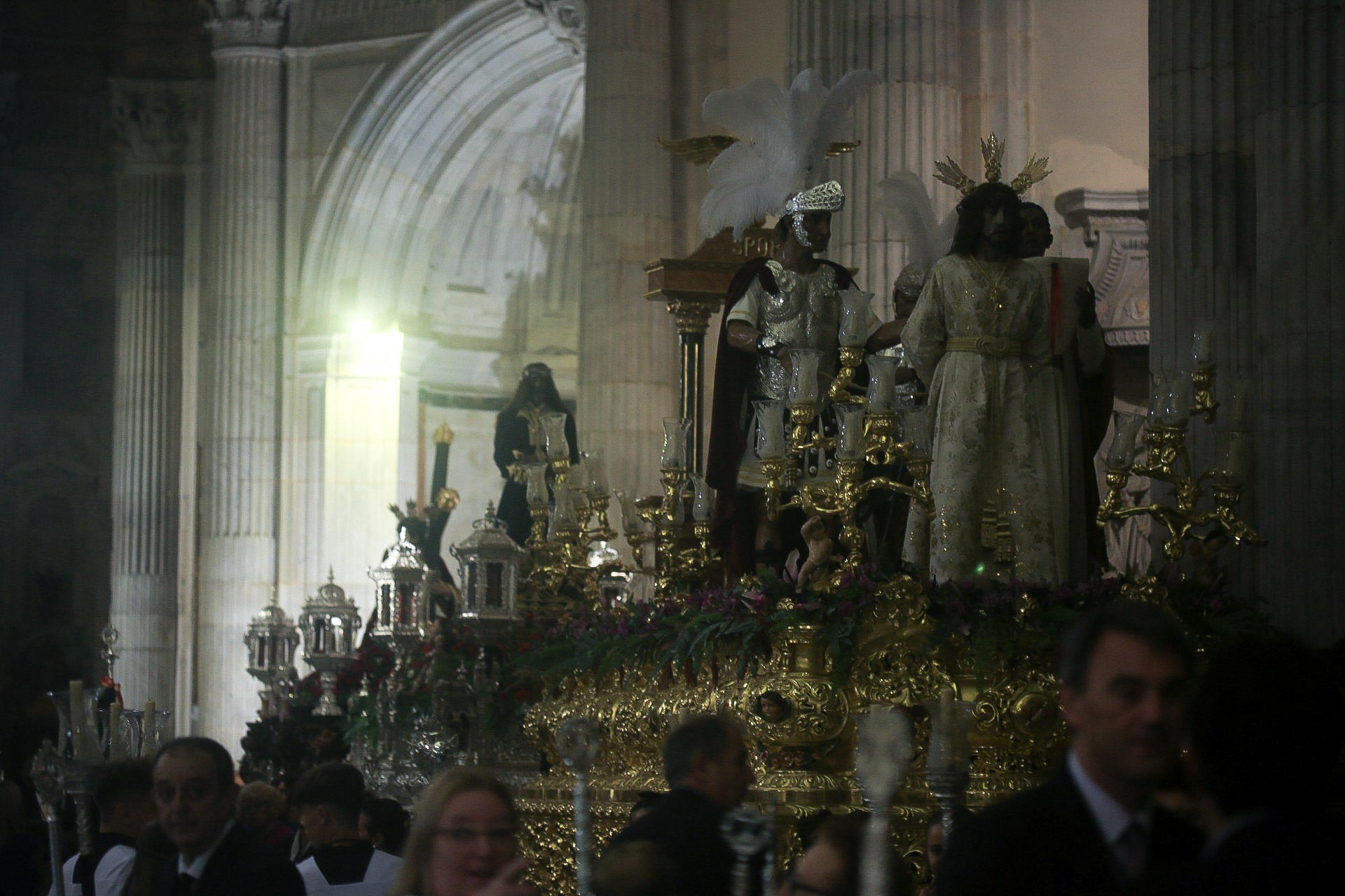 Fotos: las imágenes de los traslados de la Magna de Cádiz