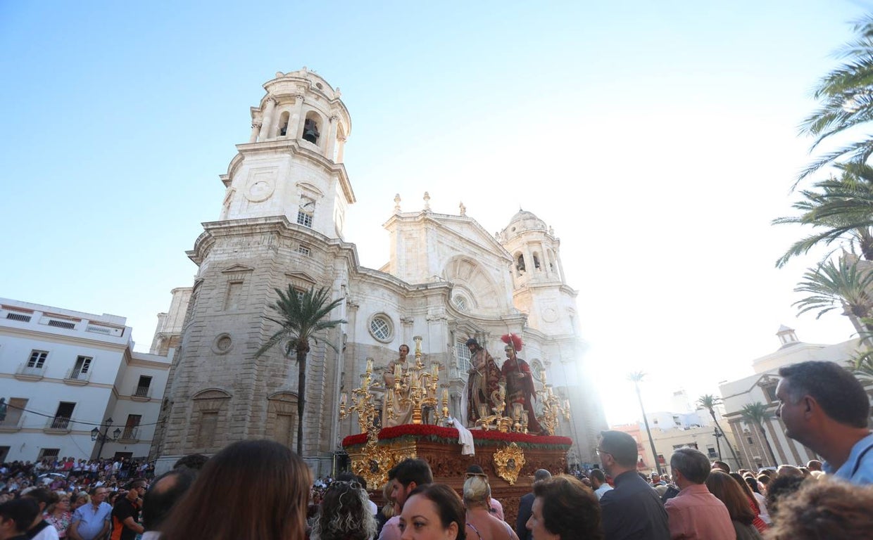 Ecce - Homo a su paso por Catedral