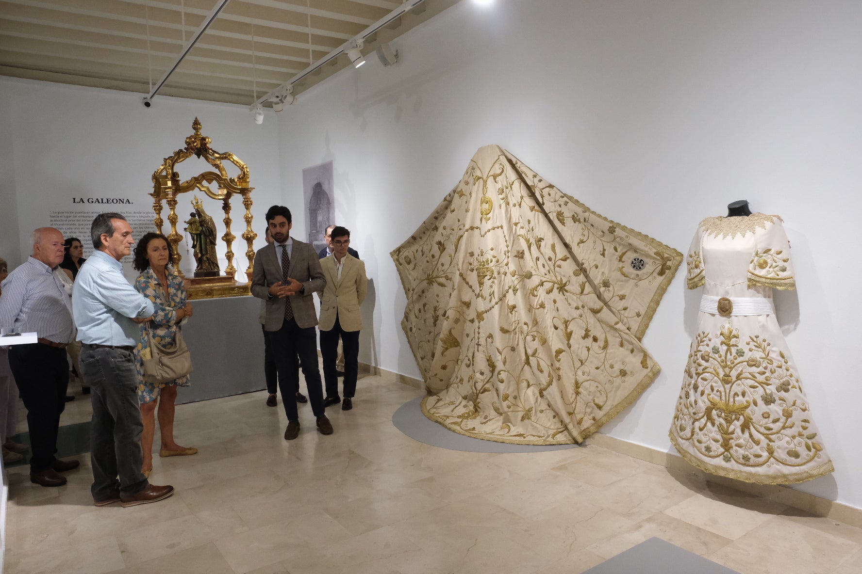 Fotos: la exposición &#039;Rosario, por Cádiz coronada&#039; en la Fundación Cajasol