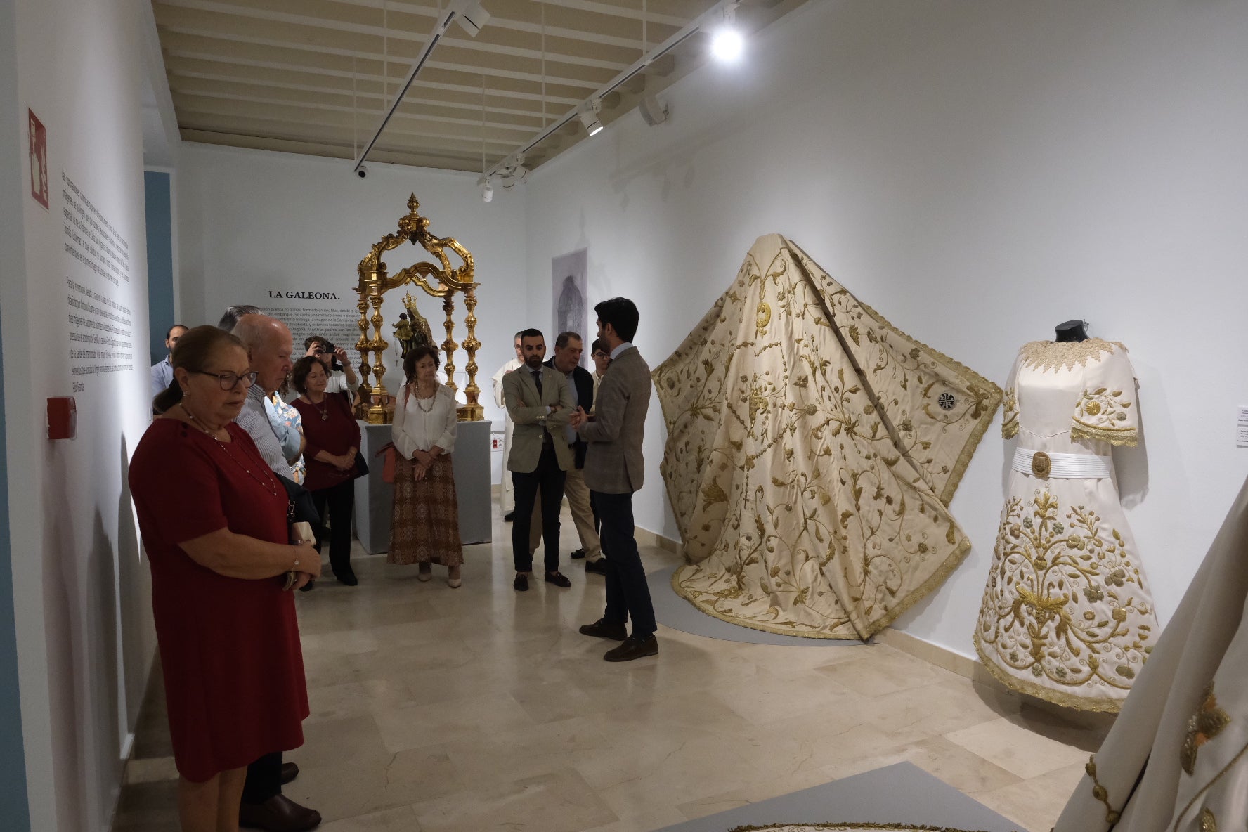 Fotos: la exposición &#039;Rosario, por Cádiz coronada&#039; en la Fundación Cajasol