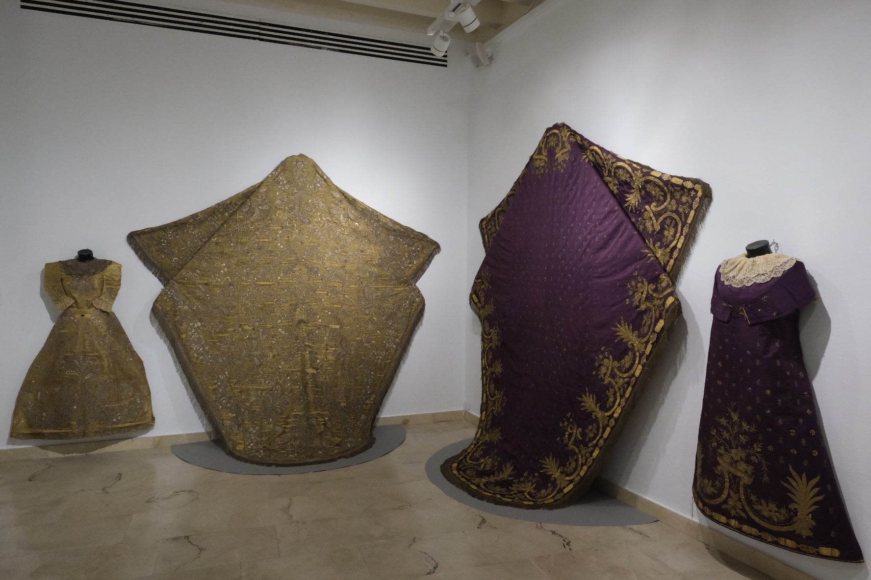 Fotos: la exposición &#039;Rosario, por Cádiz coronada&#039; en la Fundación Cajasol