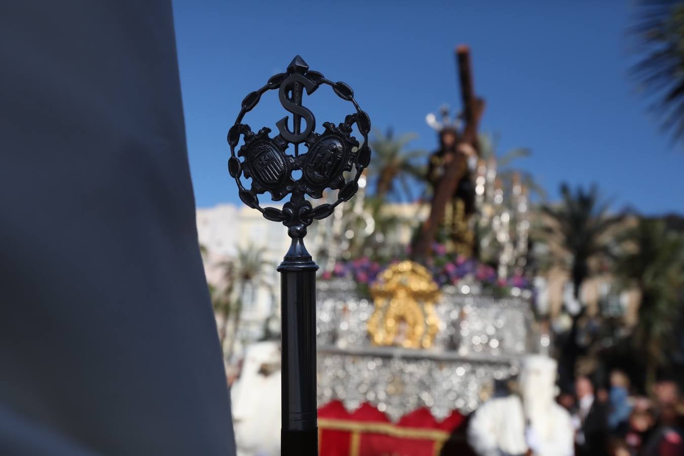 Fotos: el estreno procesional del Nazareno de la Obediencia de Cádiz