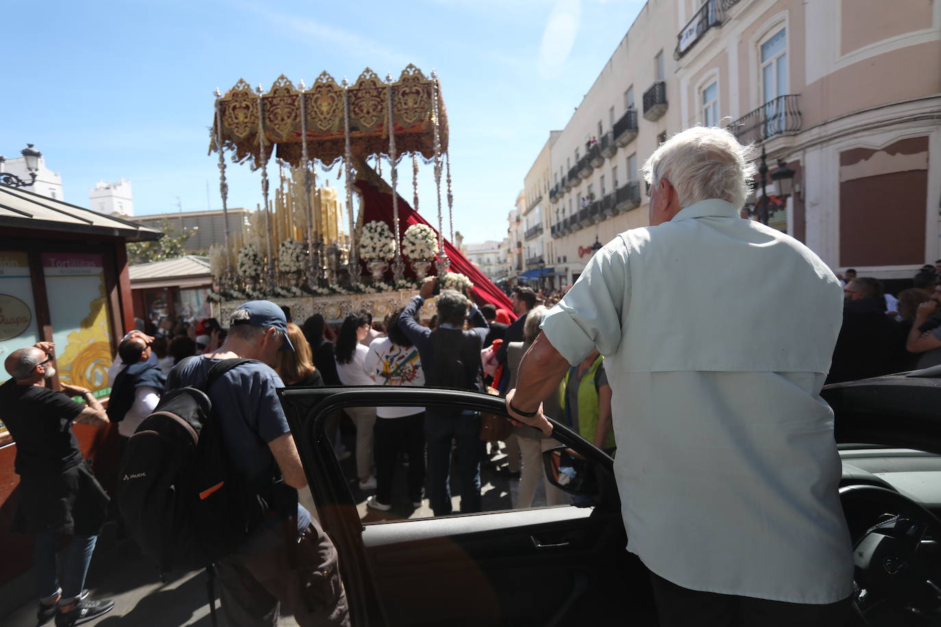 Fotos: Las Penas y su andar por las calles de Cádiz en este Domingo de Ramos