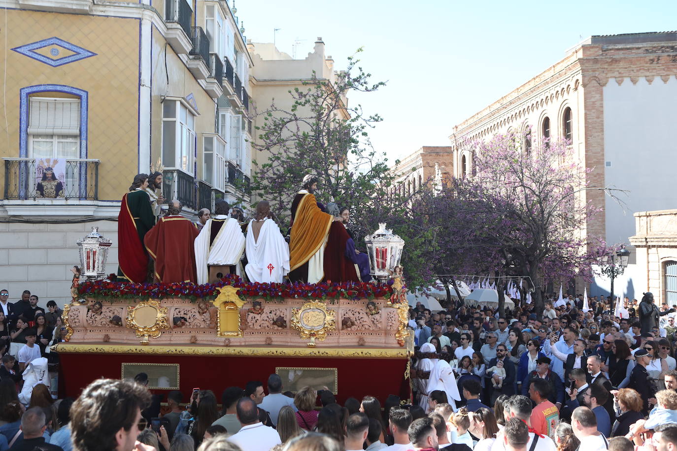 Fotos: La Sagrada Cena en su desfile del Domingo de Ramos en Cádiz