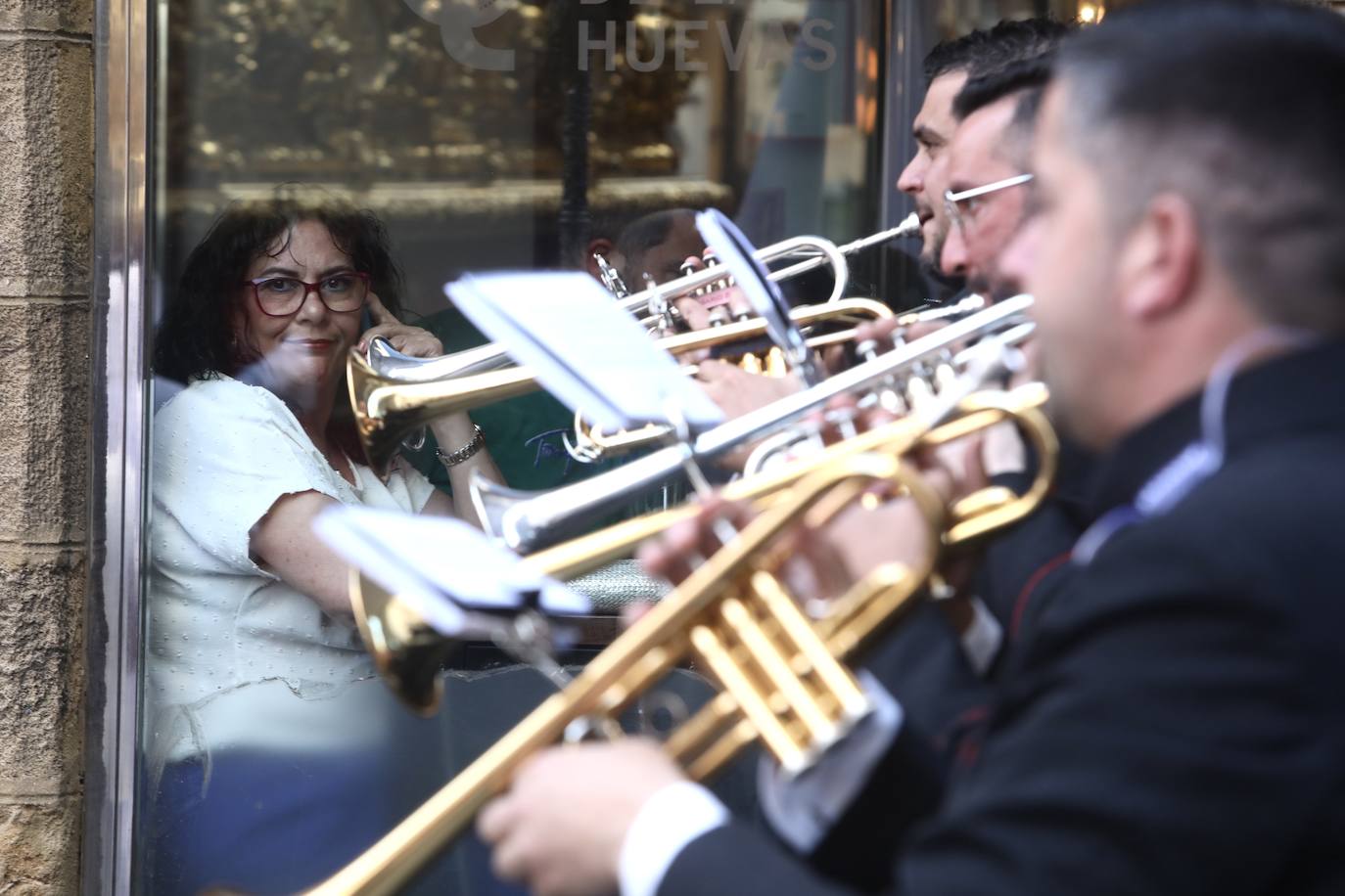 Fotos: La Sagrada Cena en su desfile del Domingo de Ramos en Cádiz