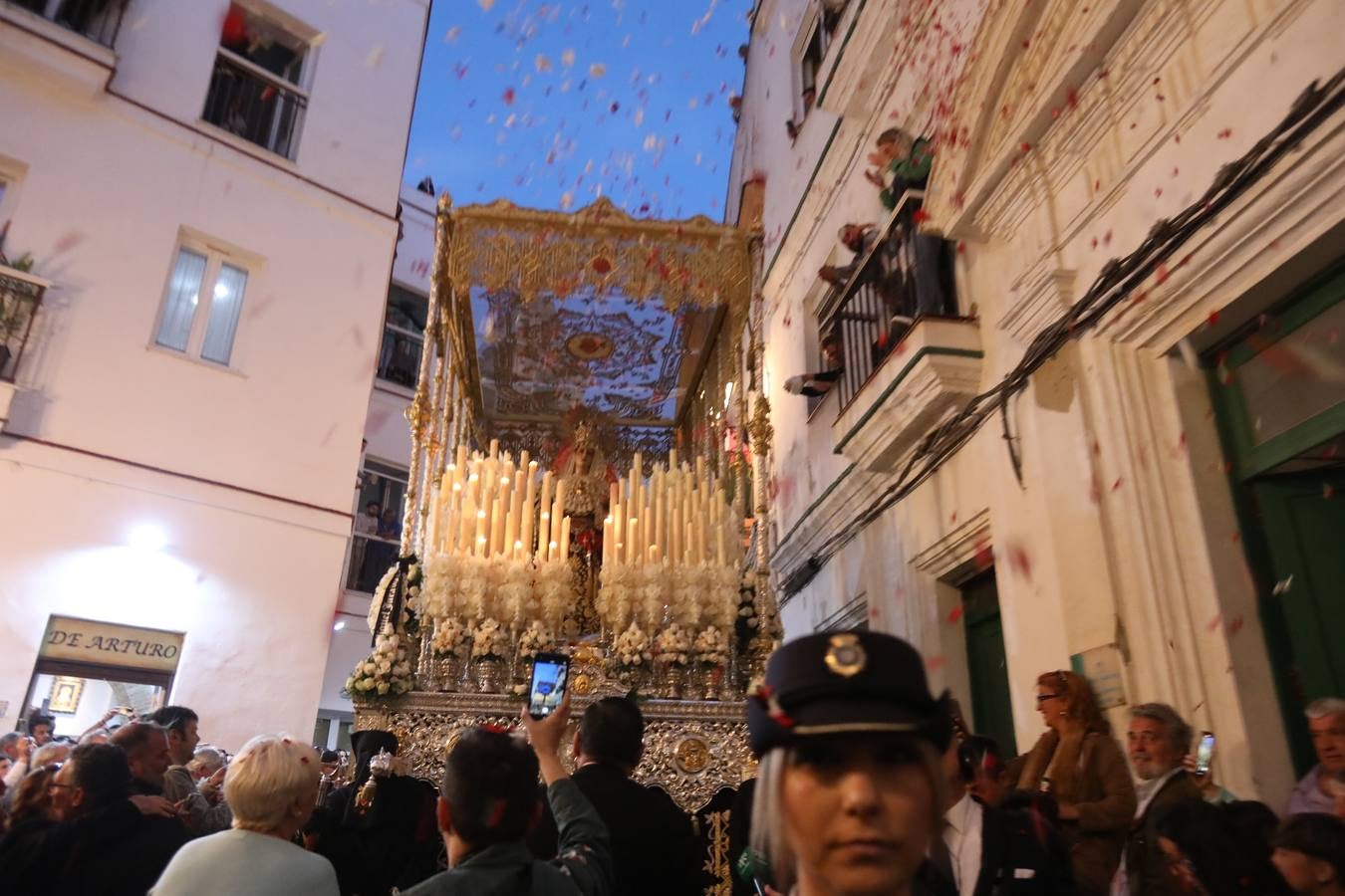 Fotos: Nazareno, el Jueves Santo en Cádiz