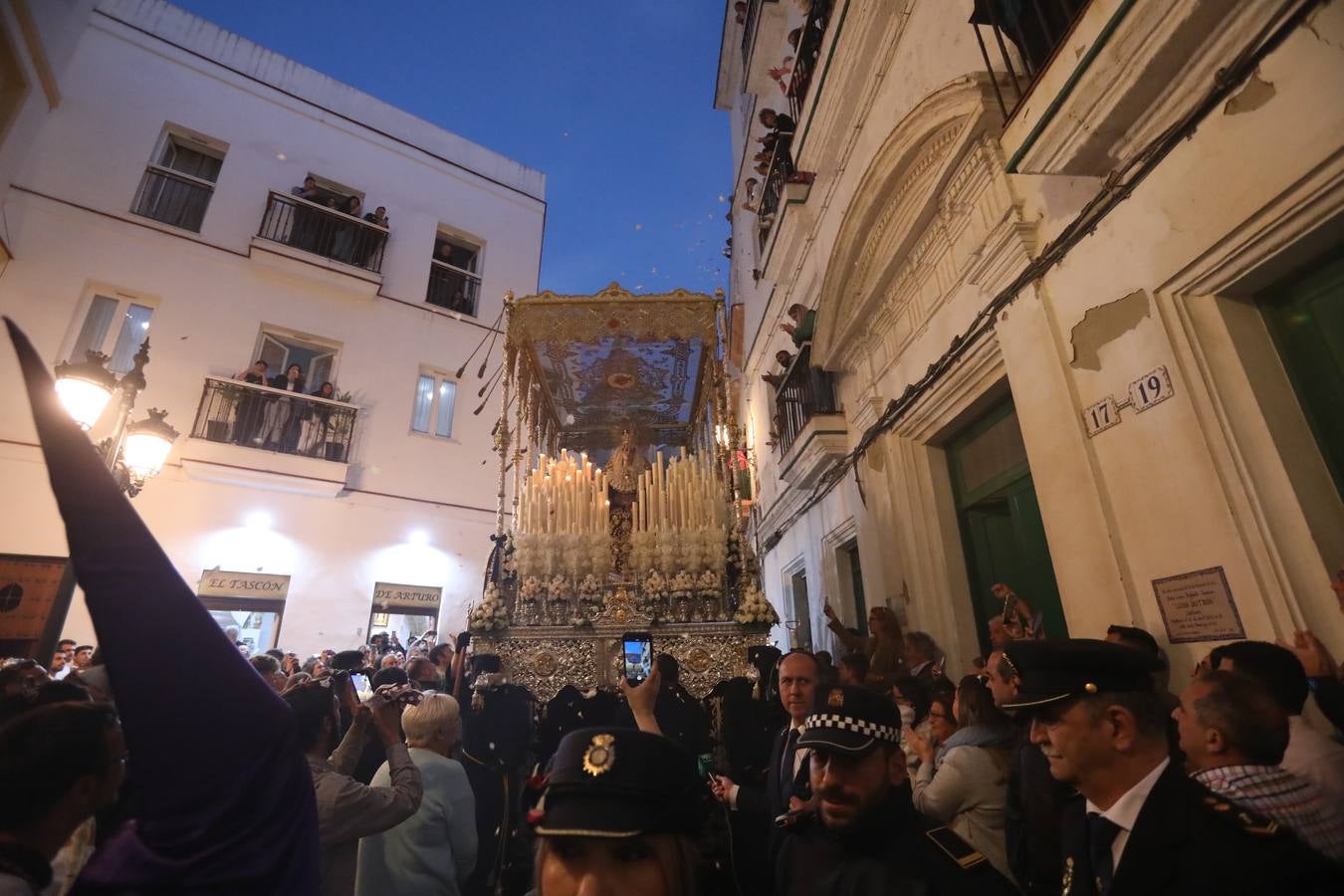 Fotos: Nazareno, el Jueves Santo en Cádiz