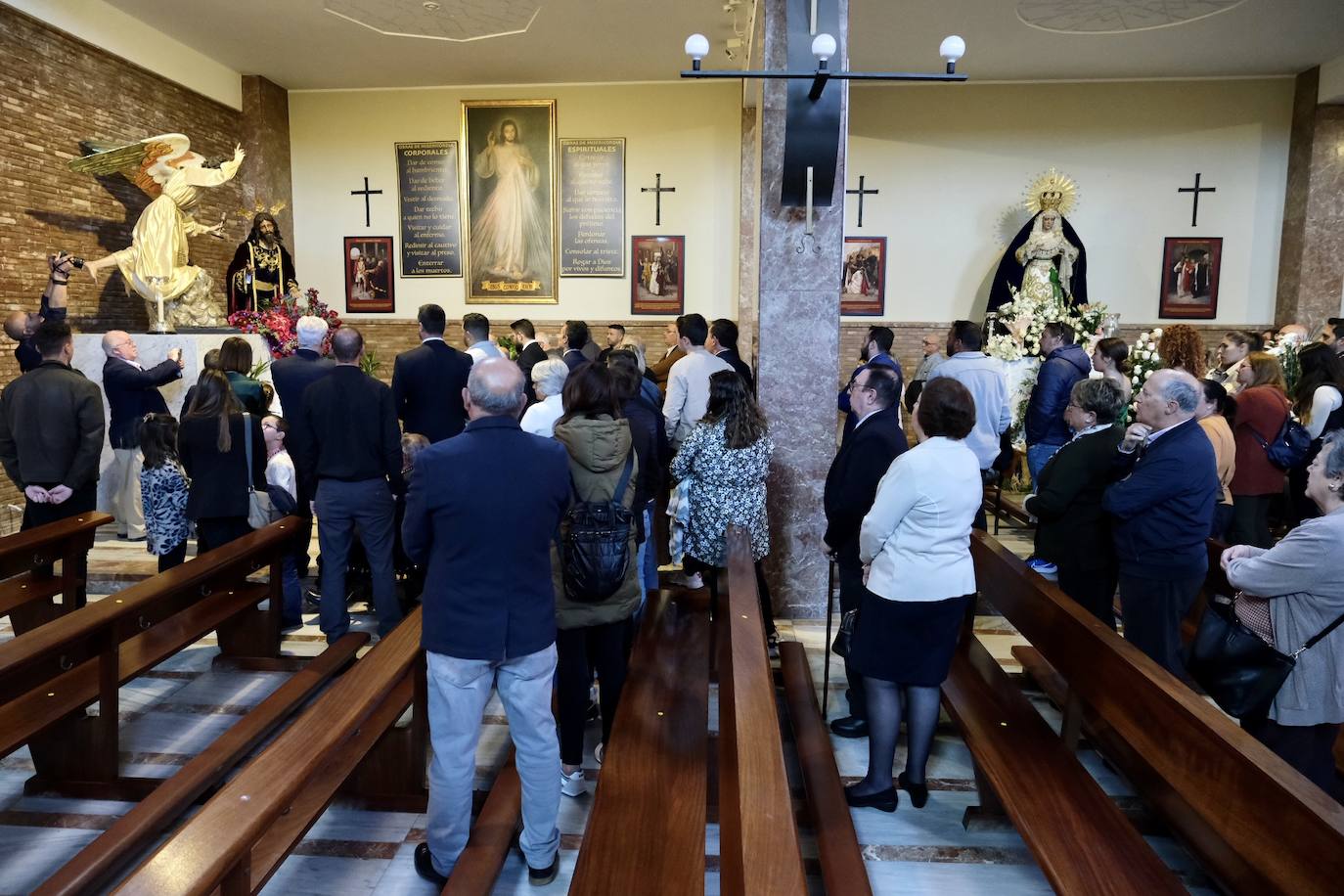 Fotos: Ofrenda floral en San Severiano