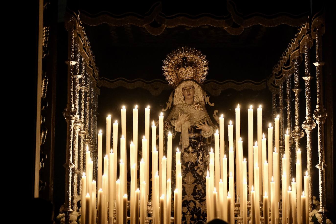 Fotos: Buena Muerte, la sobriedad de la hermandad de San Agustín