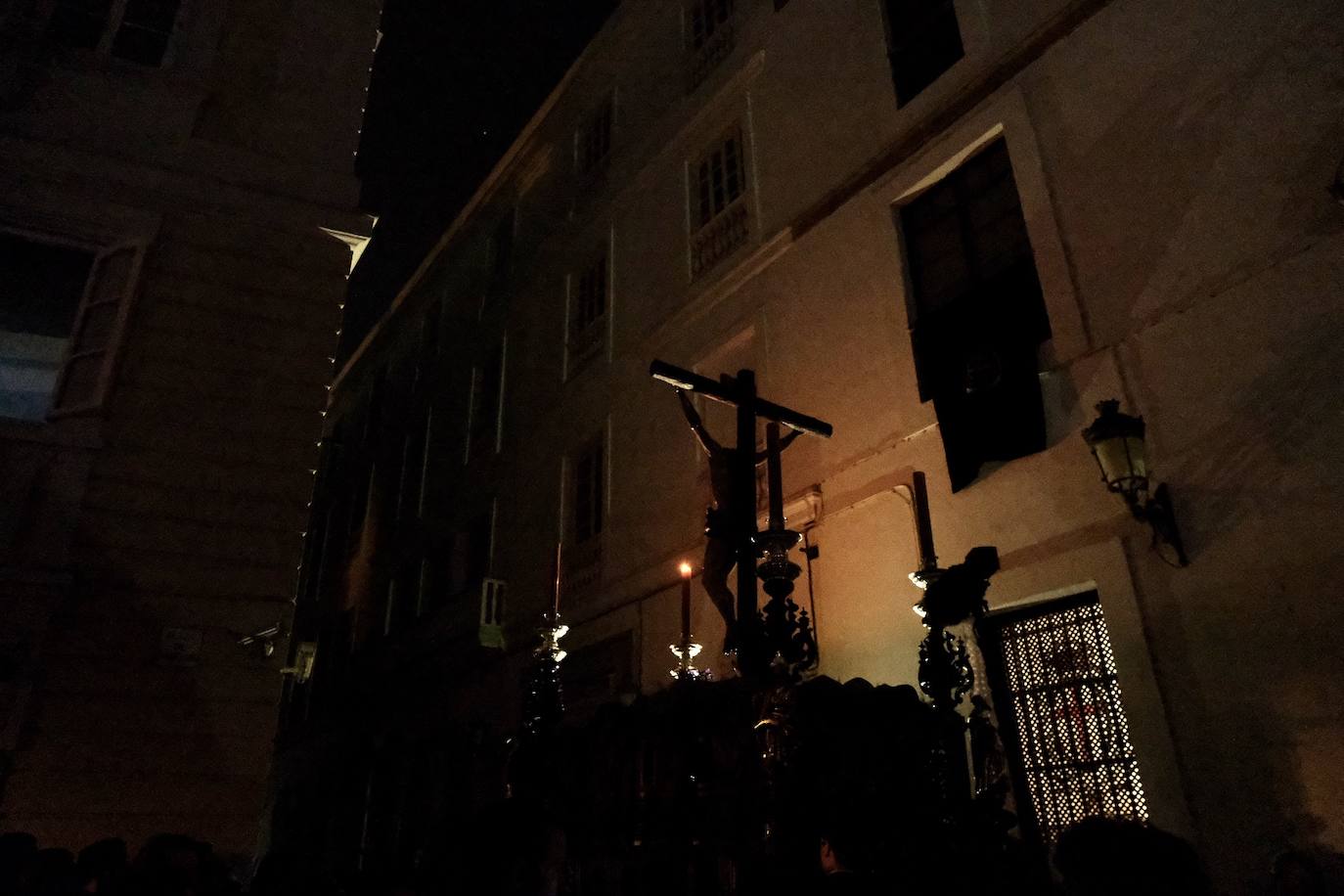 Fotos: Buena Muerte, la sobriedad de la hermandad de San Agustín