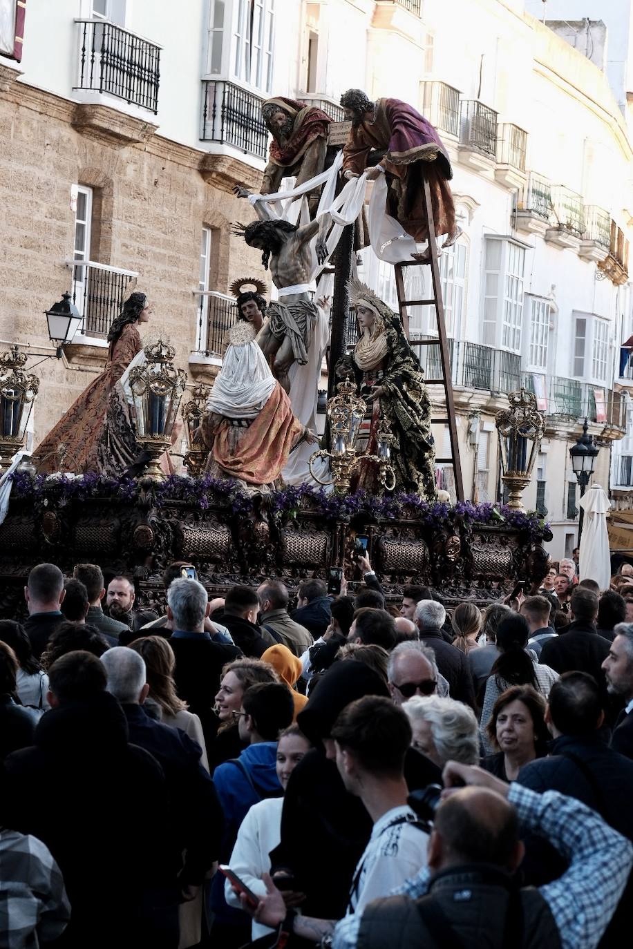 Fotos: Descendimiento, el Viernes Santo en Cádiz