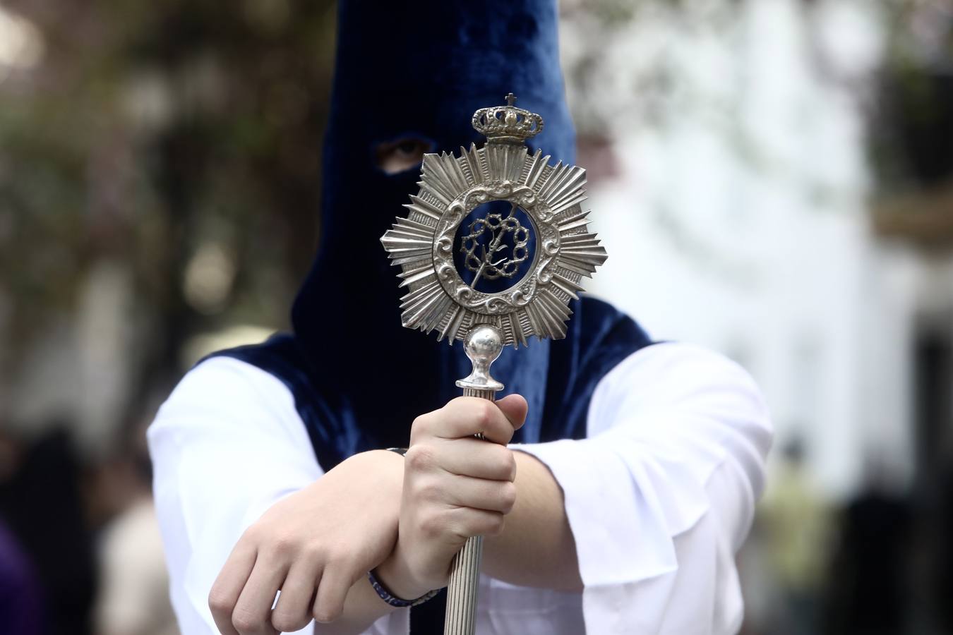 La hermandad de la Soledad y el Santo Entierro en el Sábado Santo de Cádiz