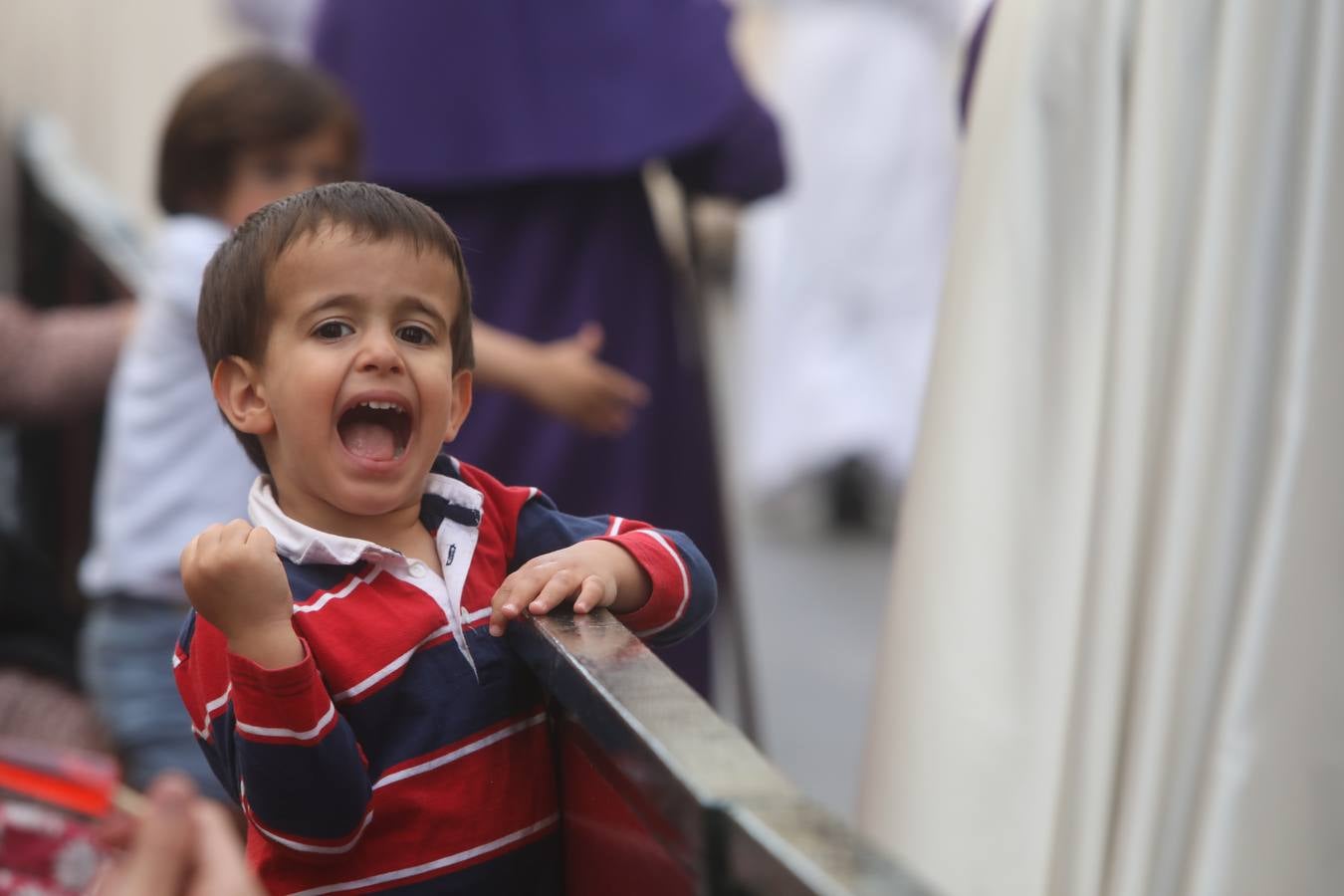 La hermandad de la Soledad y el Santo Entierro en el Sábado Santo de Cádiz