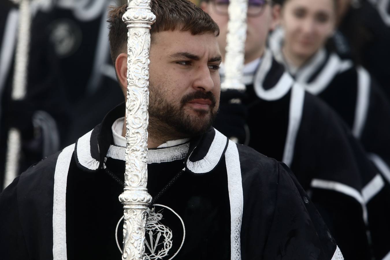 La hermandad de la Soledad y el Santo Entierro en el Sábado Santo de Cádiz